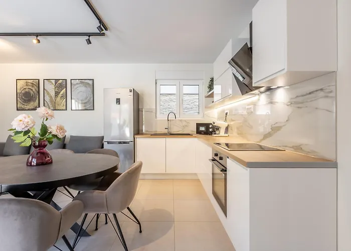 Melissa * Žrnovnica